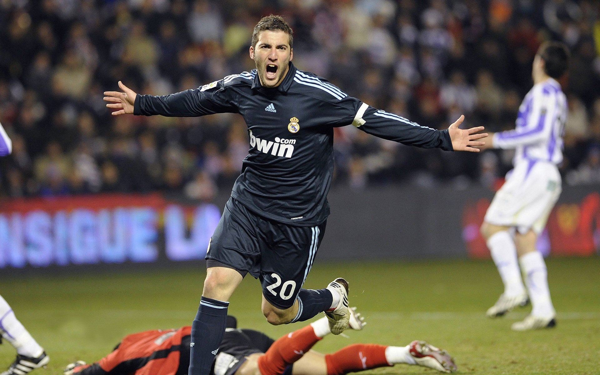 南非跳水组合配合完美无瑕，南非跳伞